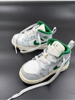 Nike Air Jordan 1 mid “Summit” White/Pine Green for toddlers size 6C/5.5